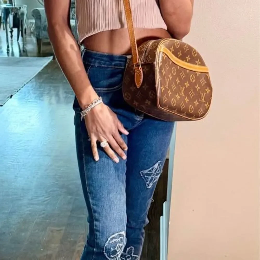 ✨Classic LV Louis Vuitton Monogram Crossbody ✨ - Picture 4 of 10